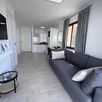 Paulmarie Ocean View In Windsor Park אדחה